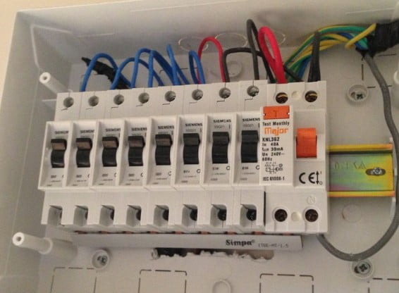 Elektrik Sigortası Nedir, Ne İşe Yarar 10.Sınıf Fizik içeriğine ait görsel